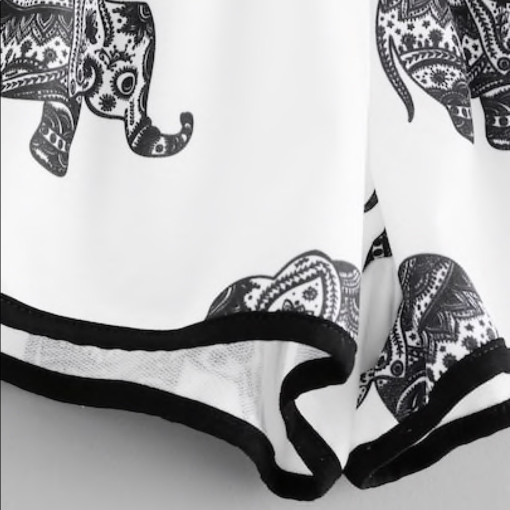 Elephant Print Ringer Shorts - Picture 3 of 4